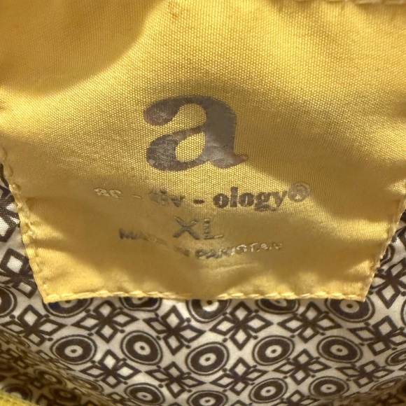 Activology Athletic Windbreaker Light Yellow Pattern Jacket Size XL - Picture 3 of 3